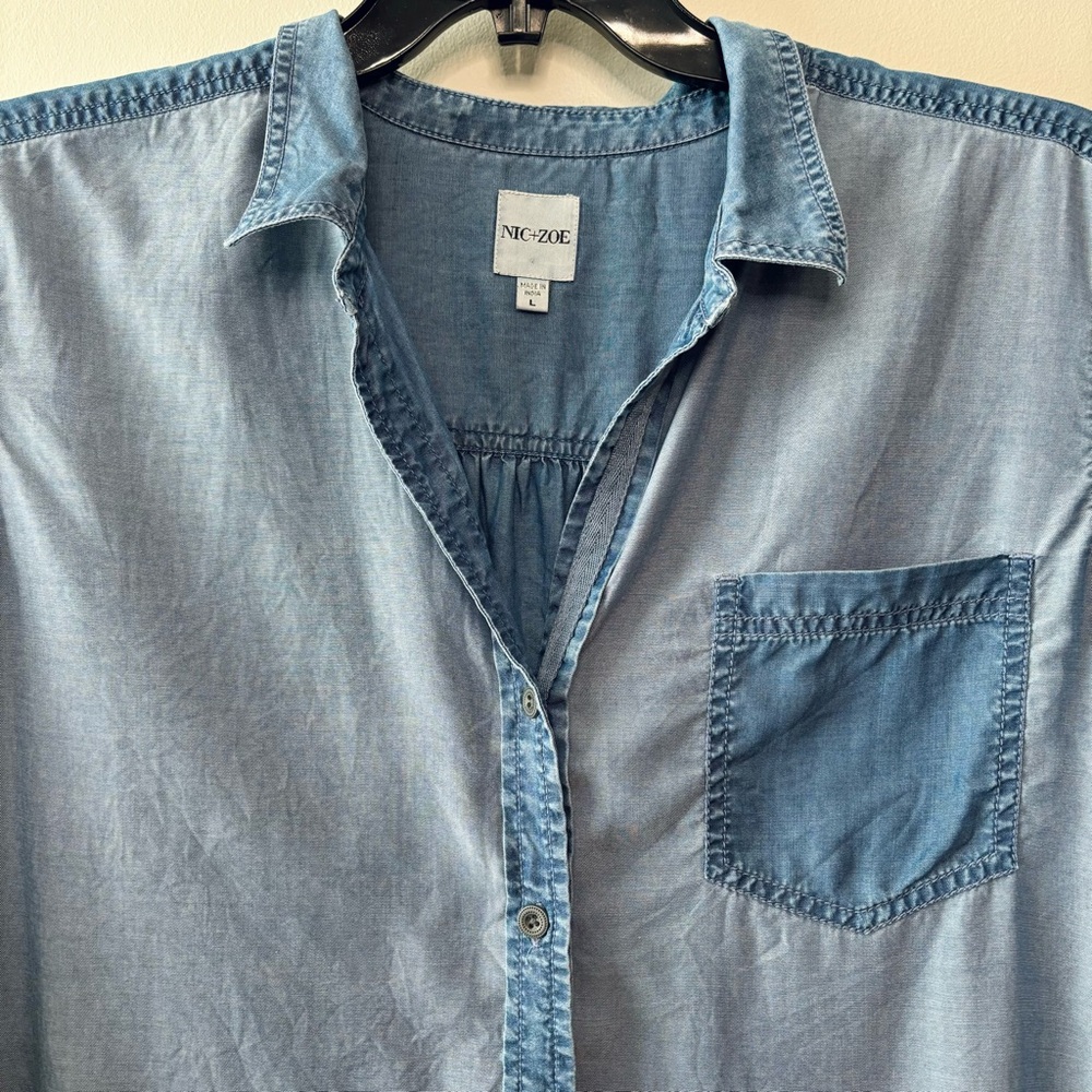 NIC+ZOE Shirt Women’s Size Large Chambray In & Out Denim Shirt